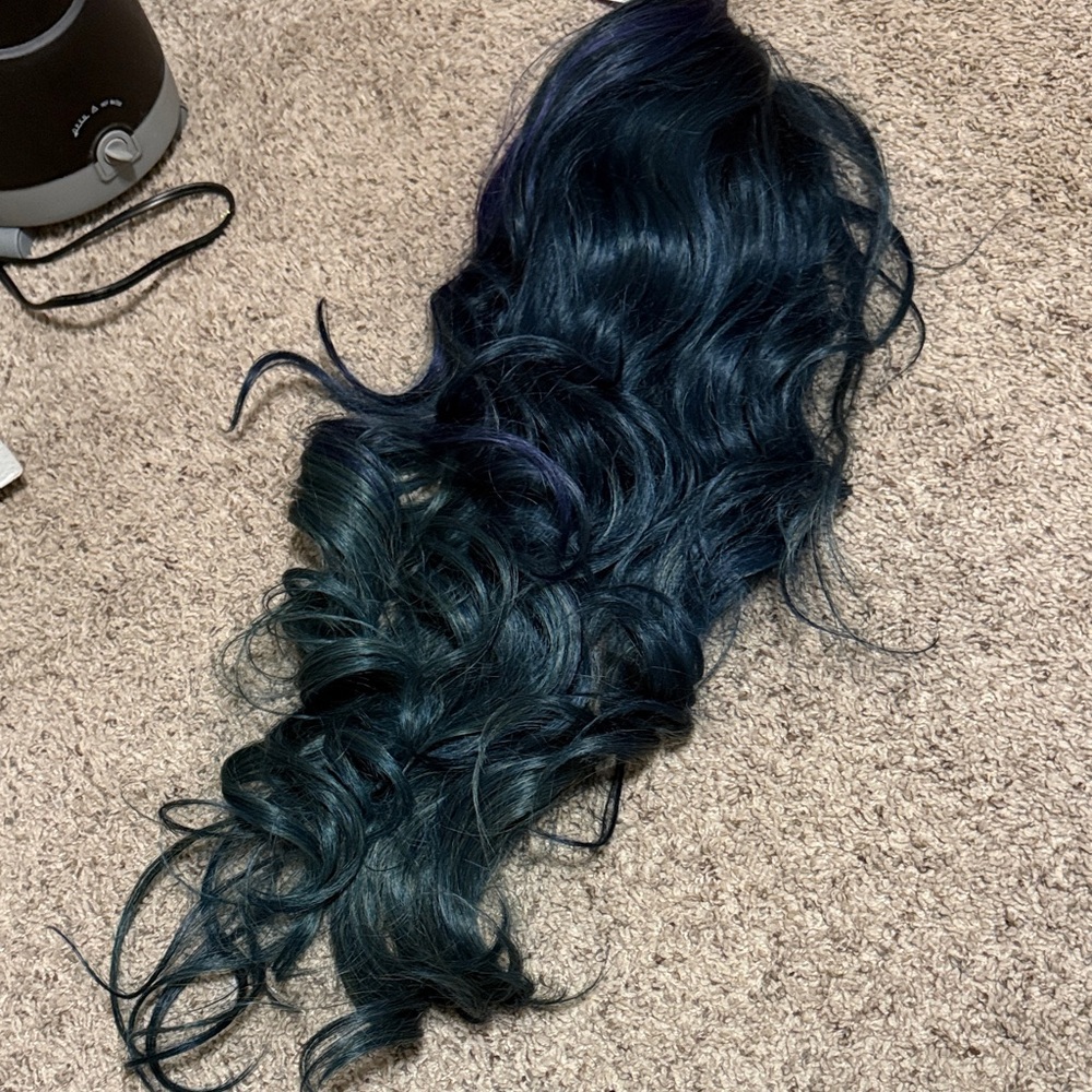 Nixie- Sassy Misfits Teal-Blue Wig - Picture 2 of 6